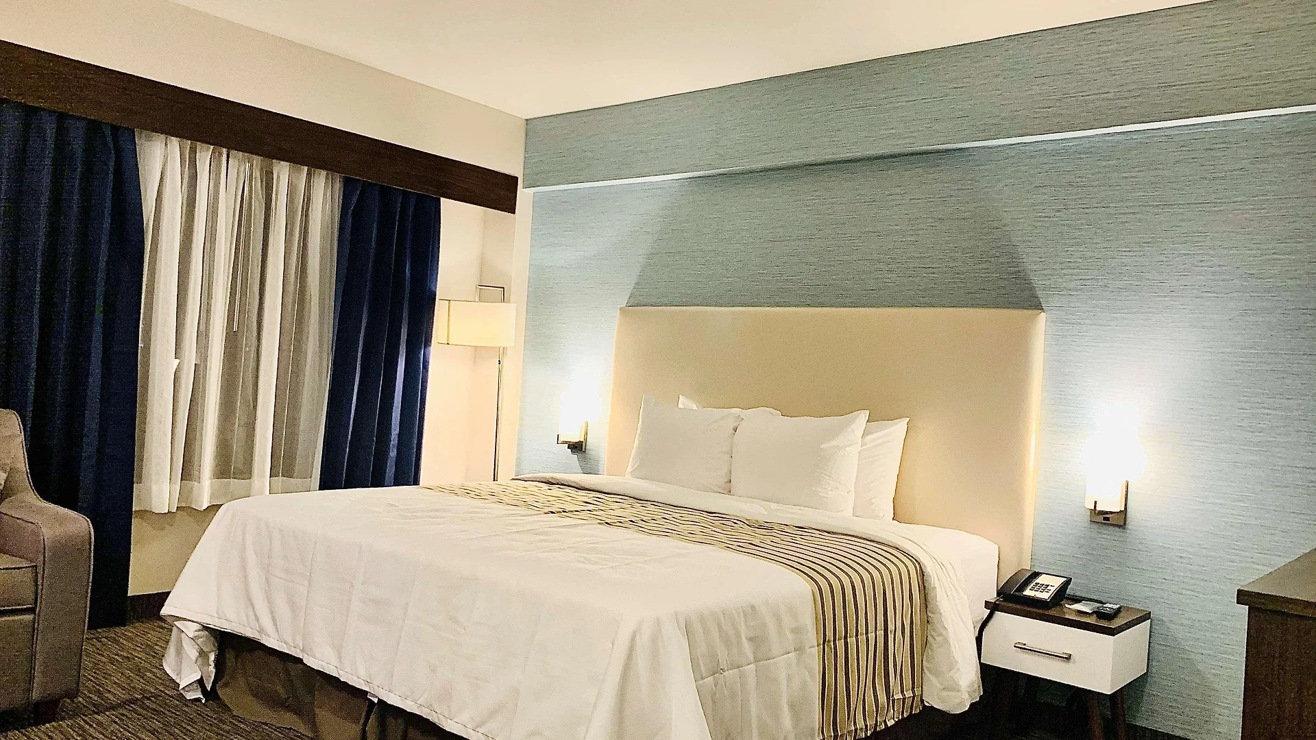 Hotel Chandni Victoria Mississauga